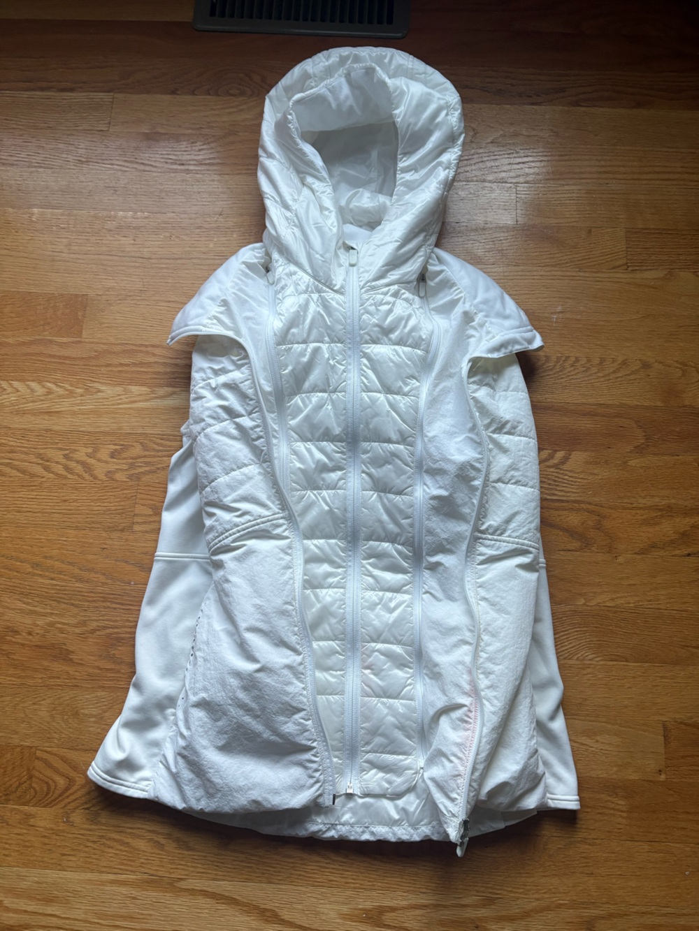 Lululemon vest white 8